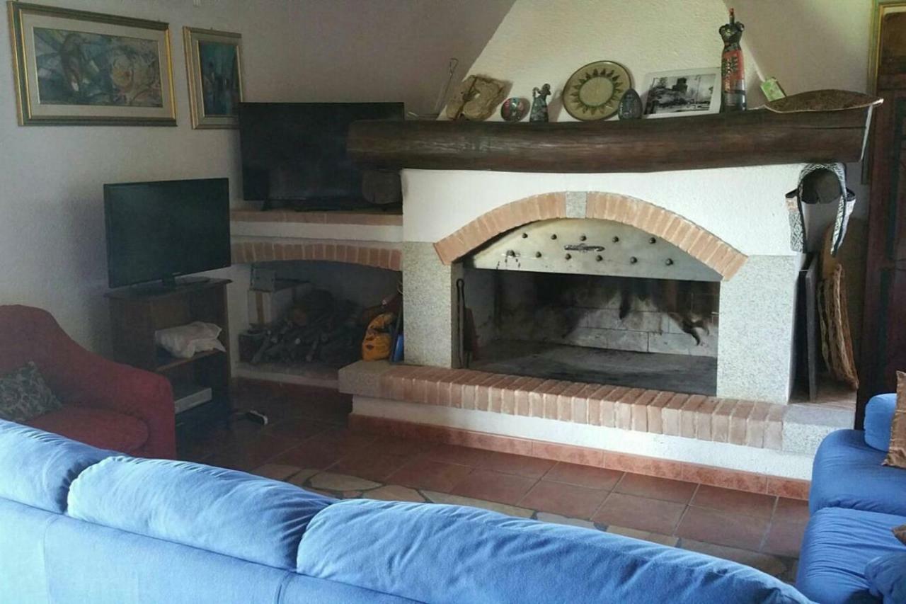 Affittacamere Luti Massama Habitación foto